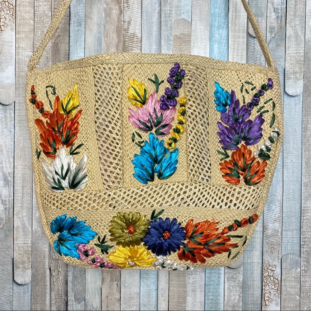 Vintage 70s‎ Bright Colorful Embroidered Floral Summer Straw Shoulder Bag Purse